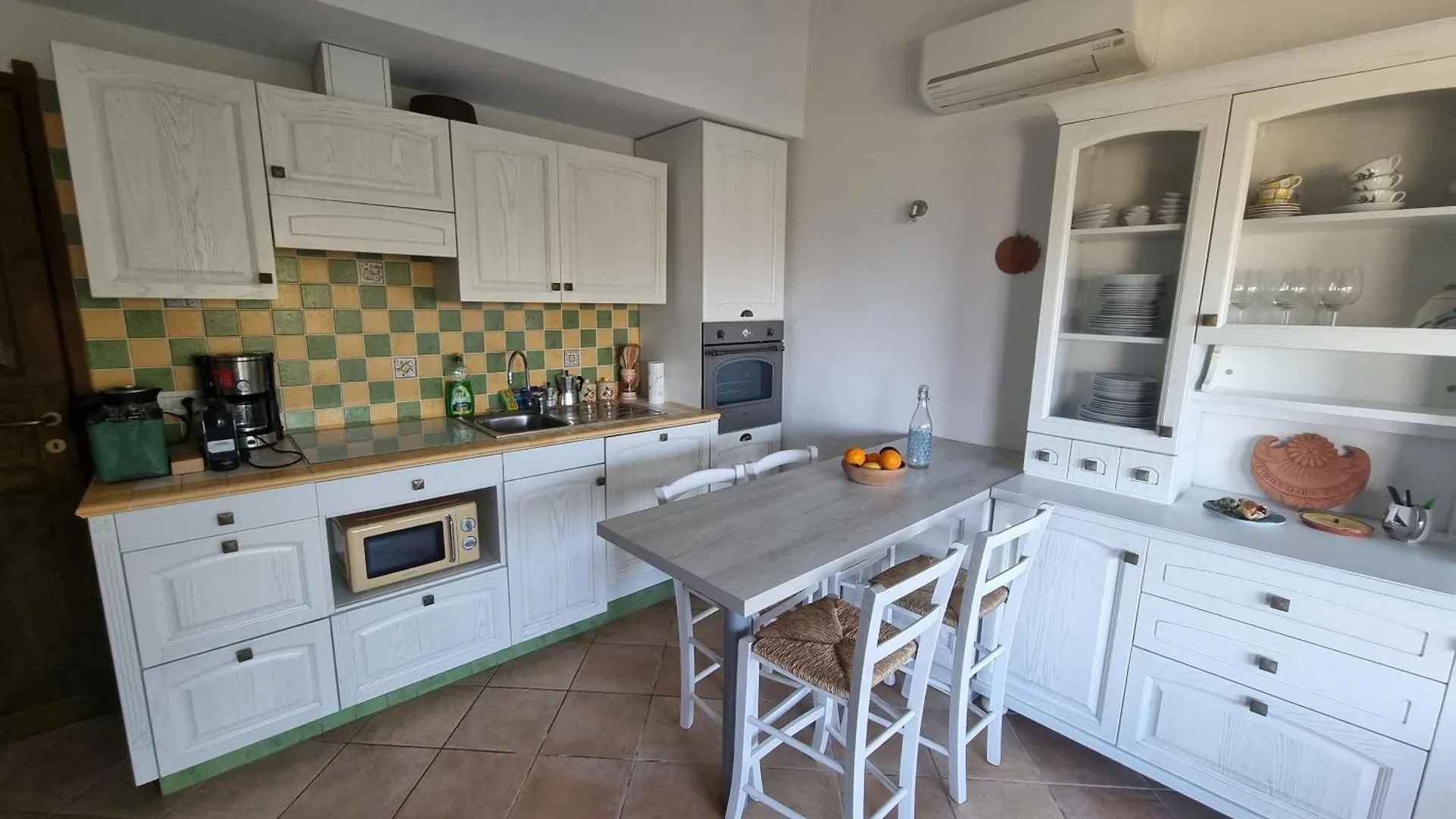 סאן תאודורו Villa With Pool, Garden And Sea View